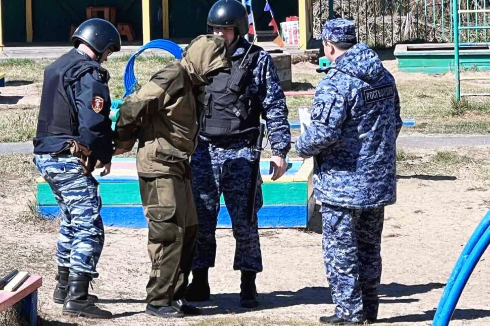 В Архангельске росгвардейцы проводят плановые проверки на охраняемых объектах